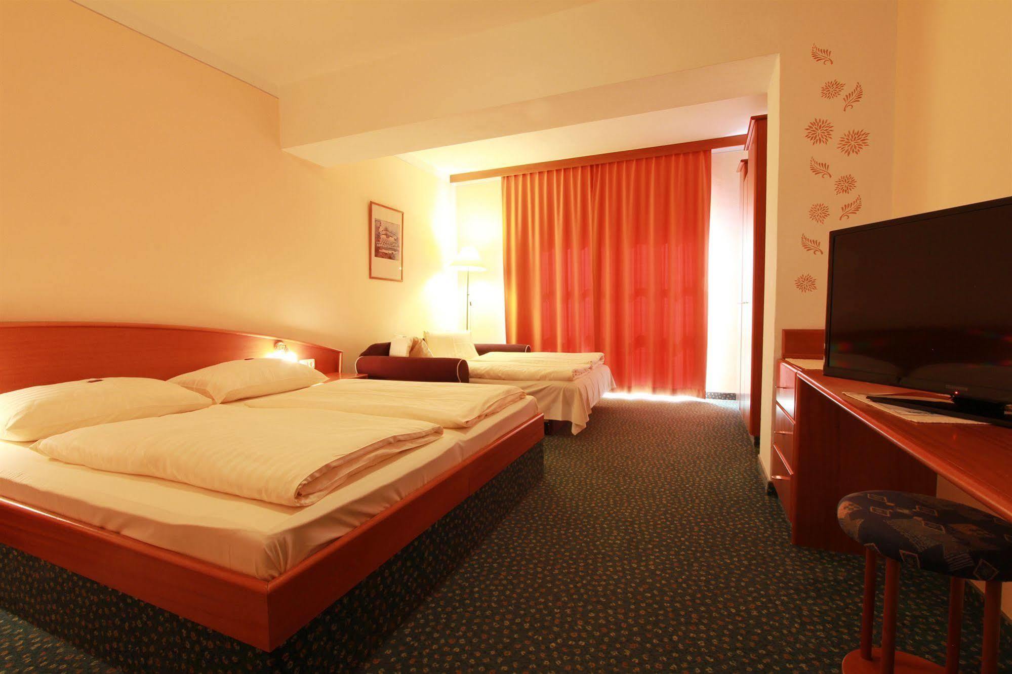 לויפרסדורף ביי פורסטנפלד Vitalhotel Krainz מראה חיצוני תמונה